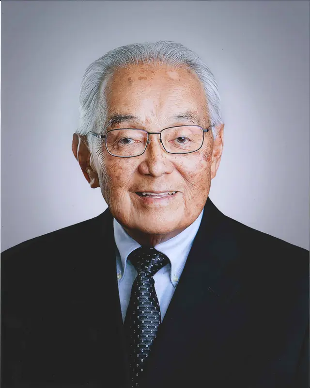 Lloyd Hisaka